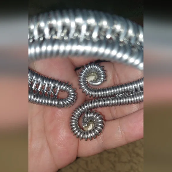 Silvertone Handmade Wire Spiral Statement Bracelet With Crystals. - Picture 2 of 6